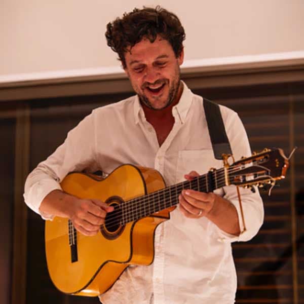 Flyer de Santiago Alonso